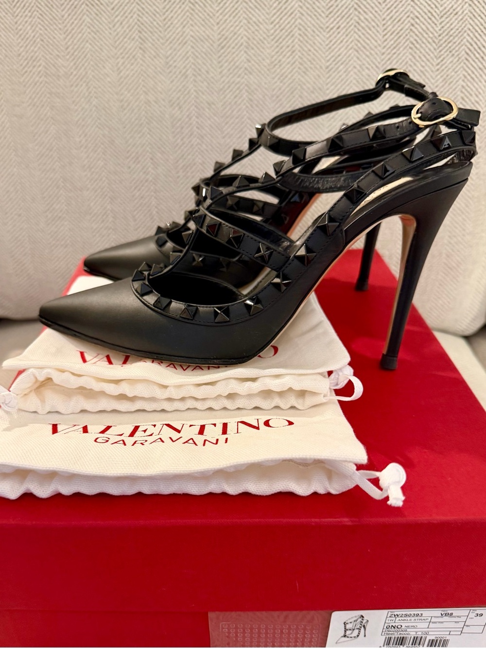 Valentino Black Nero Rockstud Cage T-Strap Pointed Pumps 39 - Picture 9 of 13